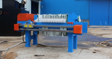 除塵設(shè)備廠家：超低排放重構(gòu)工業(yè)凈界，智能濾芯賦能綠色生產(chǎn)